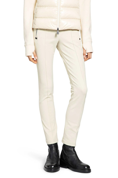  Slim-fit Pants 