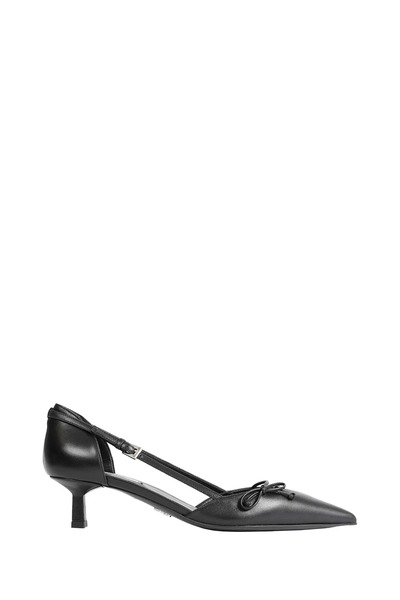  Open-side Leather Pumps 