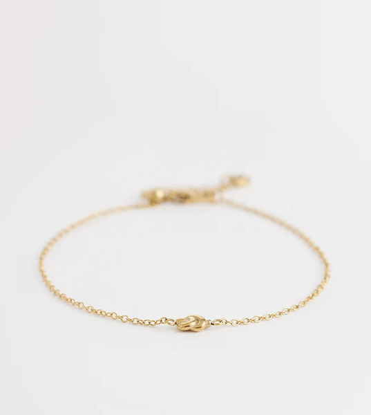  Abbott Lyon Pulsera Dorada Con Detalle De Nudo Pequeño De Acero Inoxidable Chapado En Oro De 18 Quilates Made Mine De Abbott Lyon-dorado 