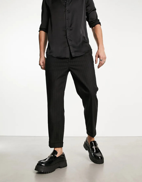  Allsaints Pantalones Capri Negros De Corte Tapered Con Raya Diplomática Blues De Allsaints (parte De Un Conjunto) 