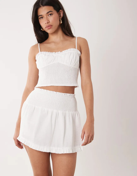  Aria Cove Minifalda Blanca Fruncida Y Escalonada Con Volante En El Bajo De Aria Cove (parte De Un Conjunto)-blanco 