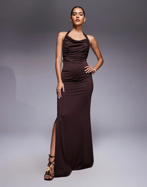  Aria Cove Vestido Largo Marrón Chocolate Asimétrico Con Cuello Halter Y Espalda Baja Con Detalle Retorcido De Tejido Ceñido Doble De Aria Cove-brown 