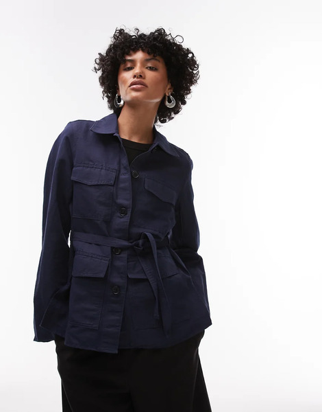  Arket Chaqueta Estilo Camisa Con Lavado Azul Añil Enjuagado, Bolsillos De Parche Y Detalle De Costuras En Contraste En La Parte Delantera De Mezcla De Lino De Arket 