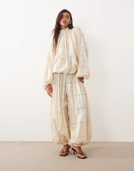  Arrange Pantalones Color Crema De Corte Bombacho Con Ojales Y Diseño Bordado De Arrange (parte De Un Conjunto)-blanco 