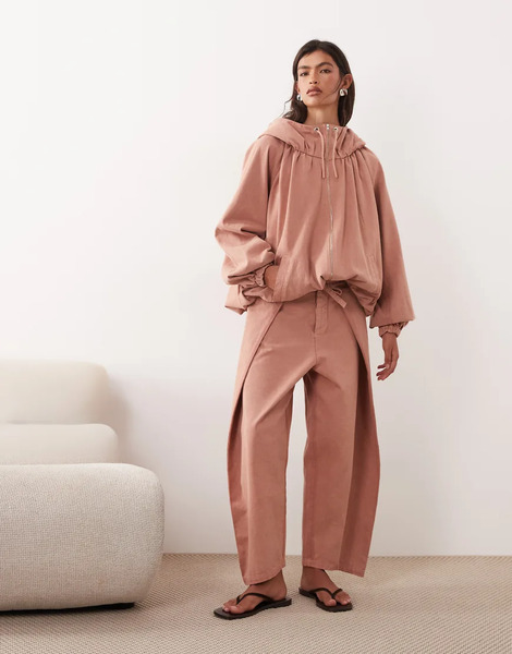  Arrange Pantalones De Corte Carrot Rosas Con Lavado ácido Y Lazada Delantera De Arrange (parte De Un Conjunto) 