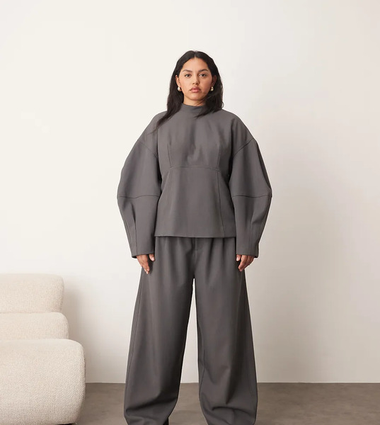 Arrange Pantalones De Sastre Grises De Pernera Barrel Ancha Con Detalles Plisados De Arrange Curve (parte De Un Conjunto) 
