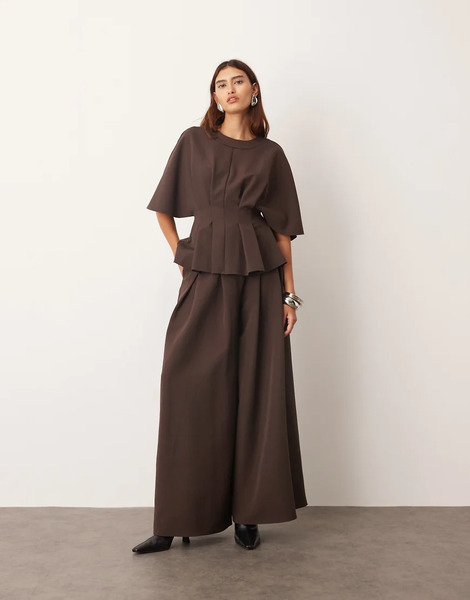  Arrange Pantalones De Sastre Marrón Chocolate Oscuro De Pernera Ancha Con Cinturilla Plisada De Arrange (parte De Un Conjunto)-brown 