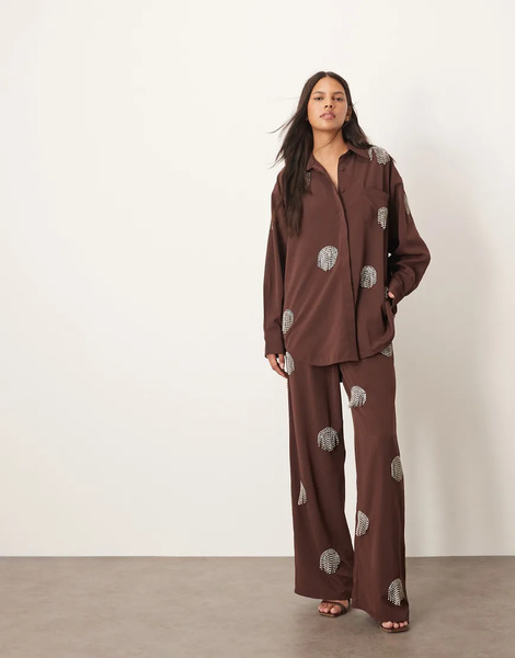  Arrange Pantalones Marrón Chocolate De Pernera Ancha Con Diseño De Lunares Con Flecos De Strass De Arrange (parte De Un Conjunto) 