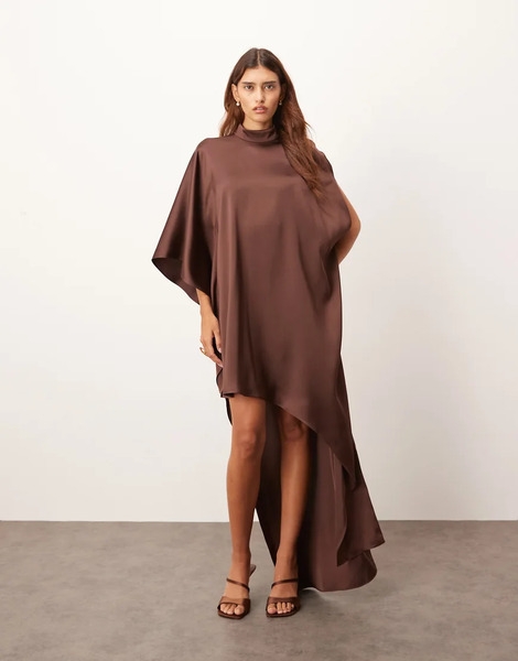  Arrange Vestido Corto Marrón Chocolate Con Mangas Estilo Capa, Cuello Alto Y Bajo Asimétrico De Arrange-brown 