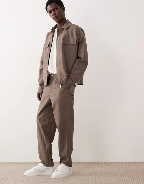  Asos Collective Pantalones Chinos Marrones De Corte Carrot De Mezcla De Algodón Y Nailon De Asos Collective Ac-b-252 (parte De Un Conjunto)-brown 
