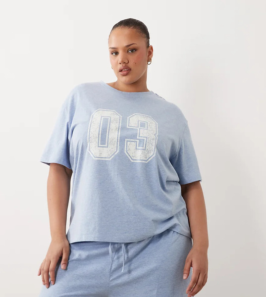  Asos Curve Pijama Azul De Pantalones Cortos Y Camiseta Extragrande Con Estampado Gráfico 03 De Asos Design Curve-multicolor 