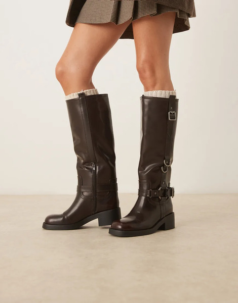  Asos Design Botas Por La Rodilla Burdeos Con Herrajes Plateados Y Hebillas Estilo Arnés Cobra De Asos Design-rojo 