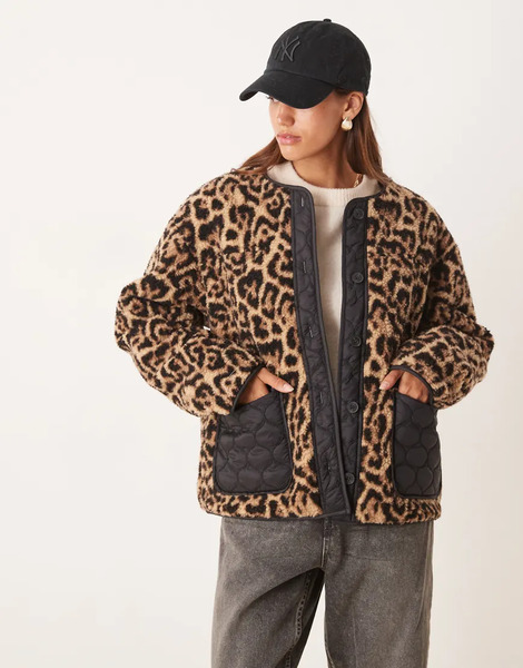  Asos Design Chaqueta Negra De Borreguito Con Estampado De Leopardo Y Detalle De Nailon Guateado De Asos Design-multicolor 