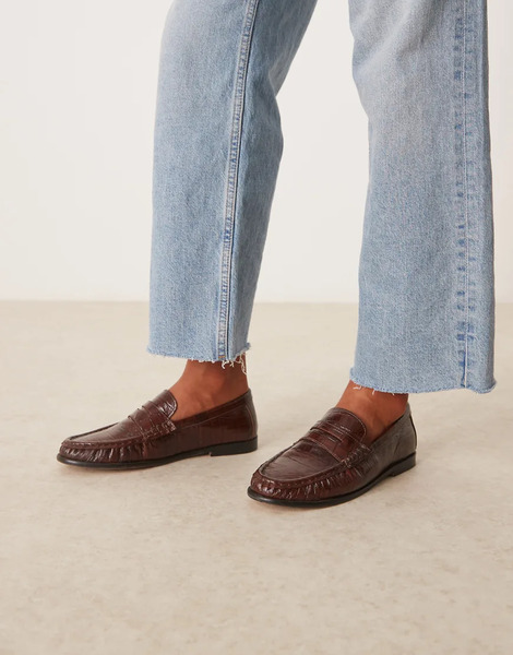  Asos Design Mocasines Marrón Chocolate Fruncidos Con Patrón Efecto Cocodrilo Grabado De Cuero Premium Mayfair De Asos Design 