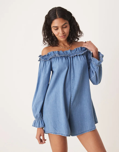  Asos Design Mono Vaquero Corto Con Lavado Medio Claro, Escote Bardot Y Detalle De Volantes De Denim Suave De Asos Design-azul 