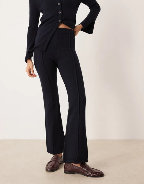  Asos Design Pantalones Azul Marino Estructurados De Corte Entallado Acampanado De Punto De Asos Design (parte De Un Conjunto) 