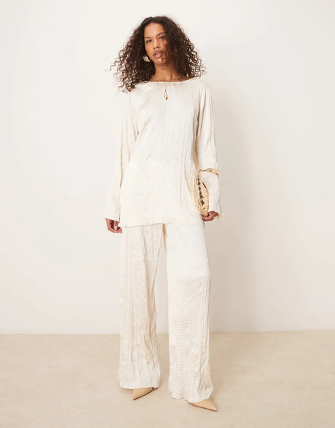  Asos Design Pantalones Blanco Hueso De Pernera Ancha De Satén Efecto Rugoso De Asos Design (parte De Un Conjunto)-neutro 
