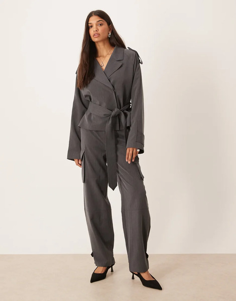  Asos Design Pantalones Cargo De Sastre Gris Oscuro De Talle Alto De Tejido Suave De Asos Design (parte De Un Conjunto) 