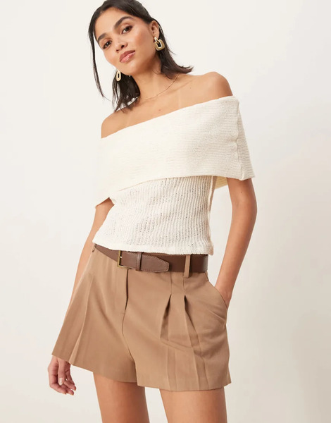  Asos Design Pantalones Cortos De Sastre Color Moca De Talle Alto Con Cinturón De Cuero Sintético De Asos Design-marrón 