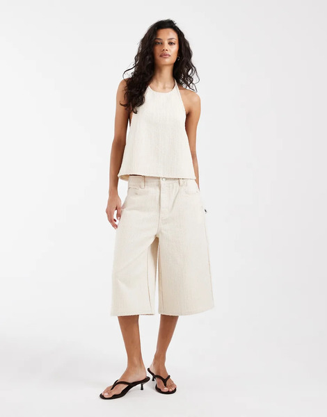  Asos Design Pantalones Cortos Vaqueros Color Crudo Holgados Estilo Bermudas De Tejido Texturizado De Asos Design-blanco 