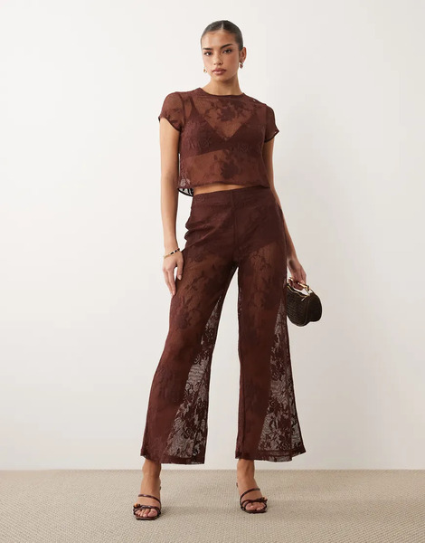  Asos Design Pantalones De Campana Marrón Chocolate De Encaje Floral De Croché De Asos Design (parte De Un Conjunto) 