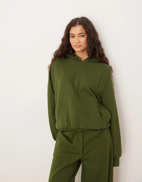  Asos Design Sudadera Verde Oliva Oscuro Con Capucha Y Detalle De Costura De Asos Design Circular Design Collection 