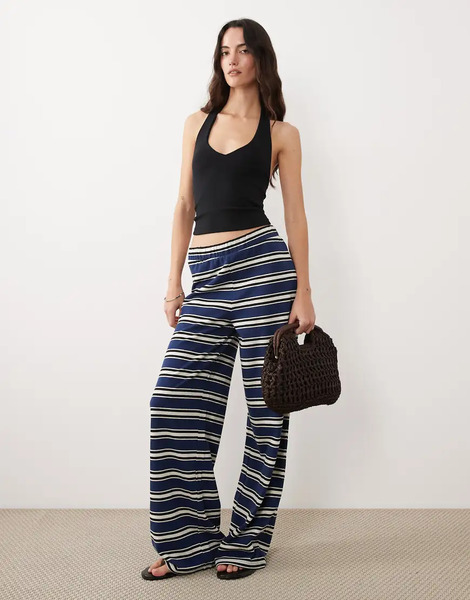  Asos Design Top Azul Marino A Rayas Color Crema Con Cuello Halter Y Solapas Tipo Polo De Asos Design (parte De Un Conjunto)-multicolor 