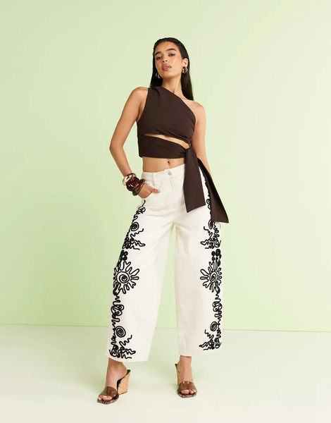  Asos Design Vaqueros Color Crudo De Talle Alto Y Pernera Barrel Con Detalle De Bordado Cornely De Asos Design-neutro 