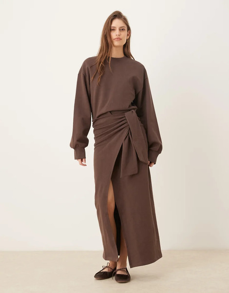  Asos Design Vestido Midi Marrón Chocolate Estilo Sudadera Con Diseño Cruzado De Asos Design Circular Design Collection-brown 