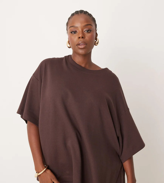  Asos Edition Camiseta Marrón Chocolate Extragrande De Tejido Grueso De Punto Texturizado Premium De Asos Edition Curve (parte De Un Conjunto) 