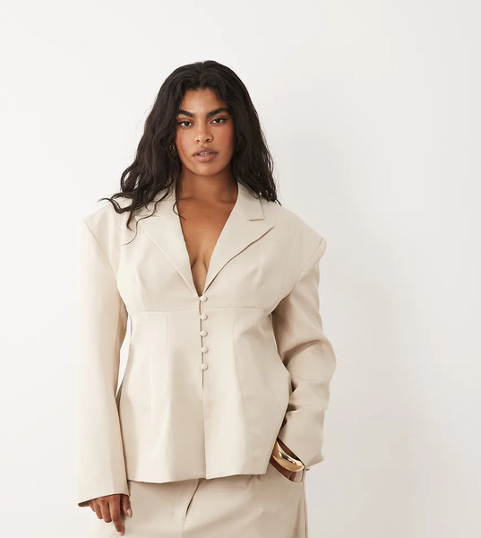  Asos Luxe Asos Luxe Curve - Americana De Sastre Color Crema Con Cintura Ceñida Y Detalle De Botones (parte De Un Conjunto)-neutro 