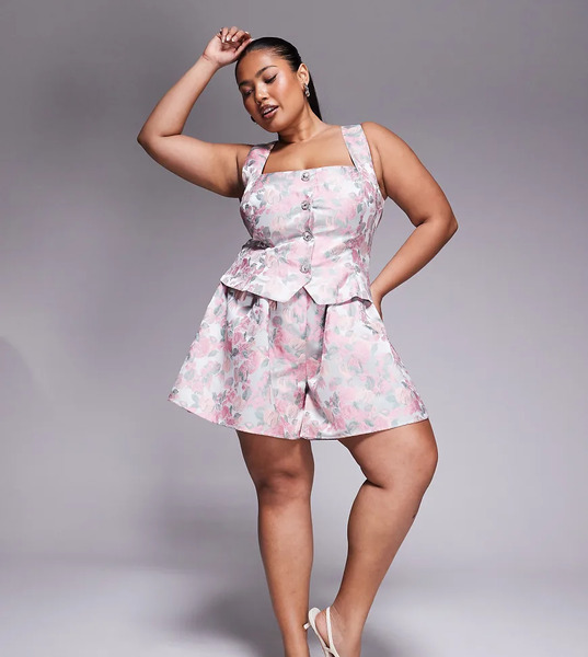  Asos Luxe Mono Corto De Jacquard Con Botones De Pedrería De Asos Luxe Curve-rosa 