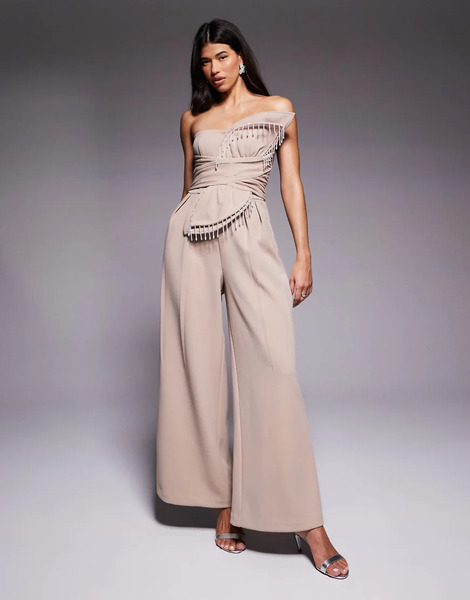  Asos Luxe Mono Largo Color Piedra Con Diseño De Pétalos Tridimensionales Con Detalle De Colgantes De Cuentas De Asos Luxe-neutro 