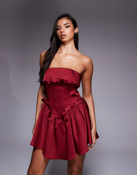  Asos Luxe Vestido Corto Rojo Oscuro Estructurado Con Escote Palabra De Honor Y Detalle De Lazo De Satén De Asos Luxe 