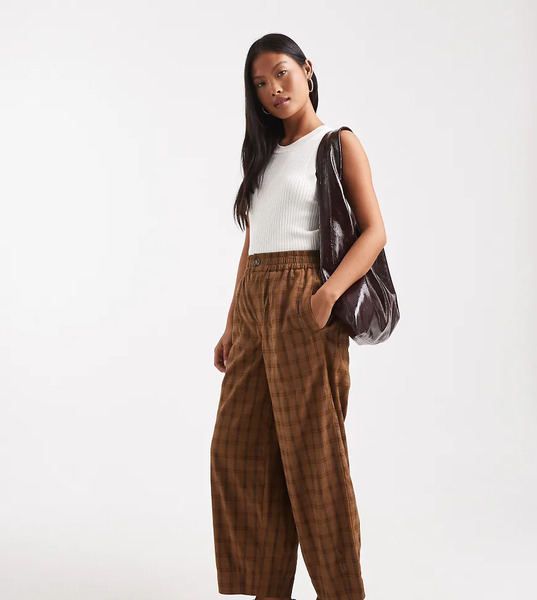  Asos Petite Pantalones Color Mostaza A Cuadros De Pernera Barrel Sin Cierres Con Detalle De Costura De Tejido Texturizado De Asos Design Petite-amarillo 