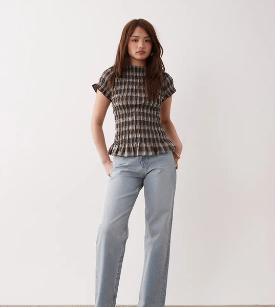  Asos Petite Vaqueros Cómodos Elásticos De Pernera Recta Y Talle Medio Con Lavado Claro De Asos Design Petite-azul 