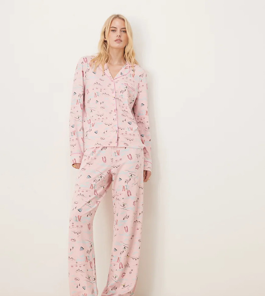  Asos Tall Pijama Con Estampado De Esquiadores De Camisa De Manga Larga Y Pantalones Con Ribetes En Contraste De Tejido Supersuave De Asos Design Tall-multicolor 