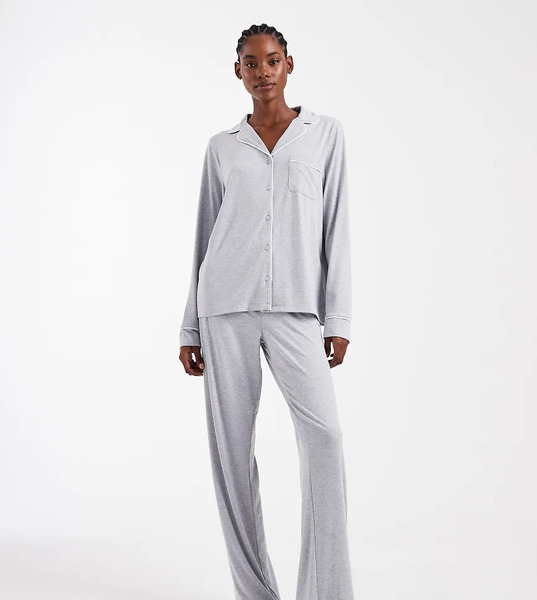  Asos Tall Pijama Gris De Camisa De Manga Larga Y Pantalones Con Ribetes En Contraste De Tejido Supersuave De Asos Design Tall 