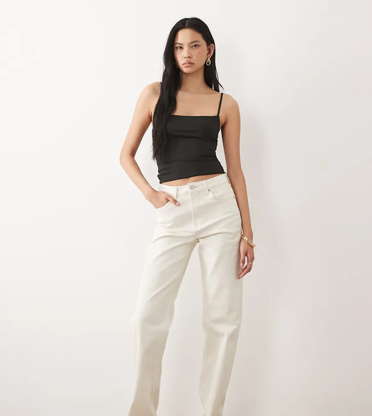  Asos Tall Vaqueros Blancos Elásticos Y Cómodos De Pernera Recta De Asos Design Tall 