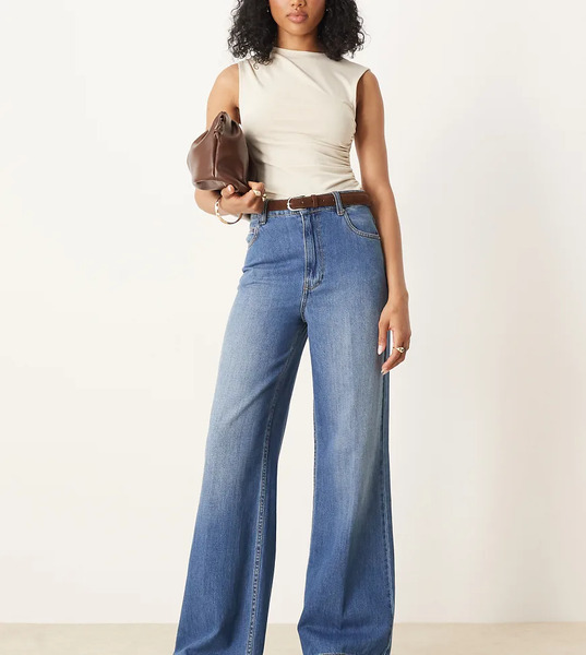  Asos Tall Vaqueros De Pernera Ancha Con Lavado Medio Oscuro, Cinturón Y Detalle De Raya En La Parte Delantera De Asos Design Tall-azul 