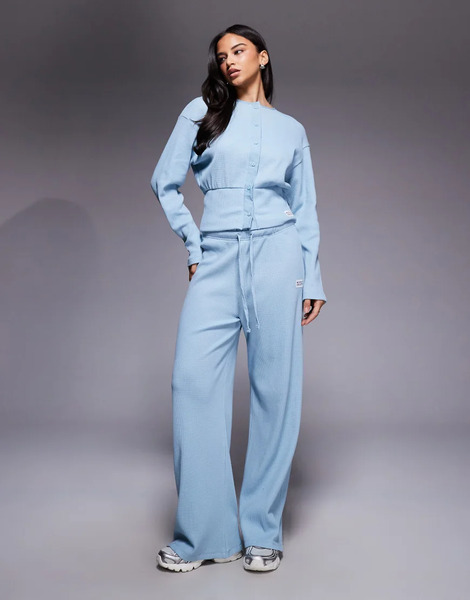  Asos Weekend Collective Joggers Azul Empolvado De Pernera Ancha De Punto Gofrado De Weekend Collective (parte De Un Conjunto) 