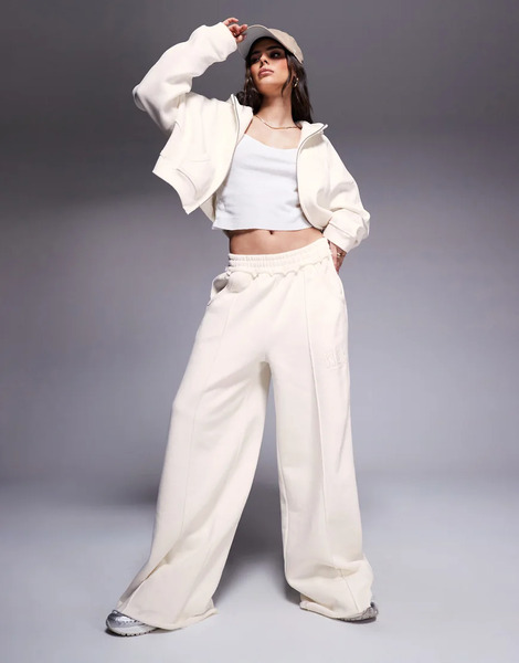  Asos Weekend Collective Joggers Color Crema De Pernera Ancha Con Costuras Y Logo Bordado De Weekend Collective (parte De Un Conjunto)-blanco 