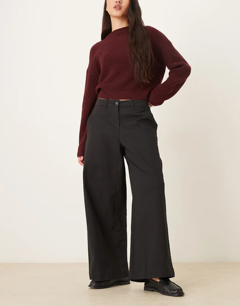  Aware Pantalones Capri Negros De Estilo Worker De Pernera Ancha De Aware 