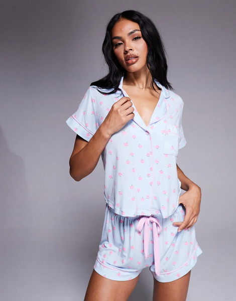  Boux Avenue Pijama Azul Con Estampado De Fresas De Pantalones Cortos Y Camisa De Manga Corta Con Solapas De Modal De Boux Avenue 