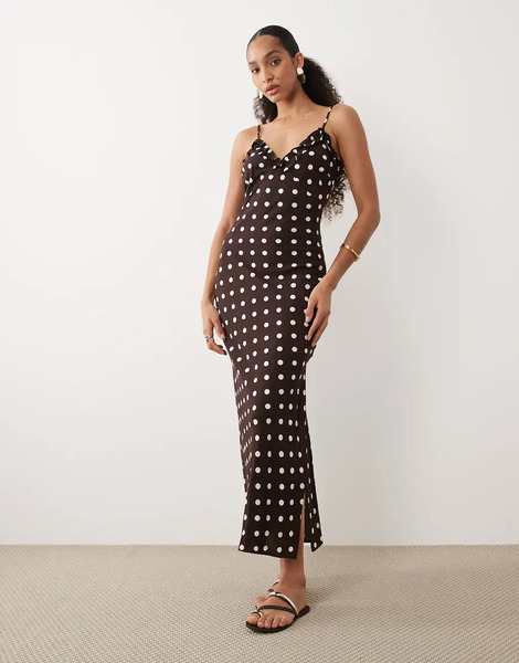  Brave Soul Vestido Largo Marrón Chocolate De Tirantes Con Estampado De Lunares Y Ribete De Volantes De Brave Soul 