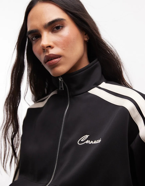  Cernucci Cernucci - Chaqueta Corta Negra Con Cuello Alzado, Logo Y Cintas Laterales (parte De Un Conjunto)-negro 