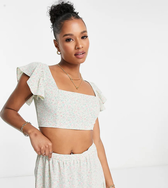  Collective The Label Petite Top Corto Color Salvia Con Estampado De Florecitas Y Volantes En Los Hombros De Collective The Label Petite (parte De Un Conjunto)-verde 