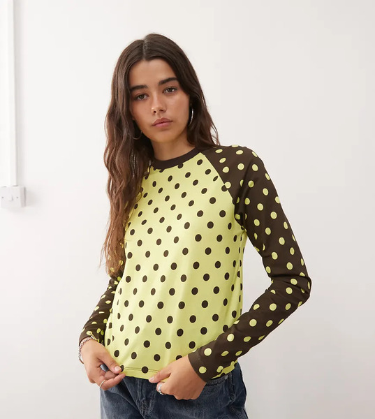  Collusion Camiseta Con Mangas Raglán, Diseño Encogido Y Estampado De Lunares En Contraste De Collusion-multicolor 