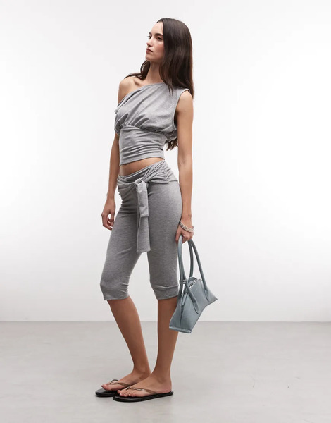  Collusion Pantalones Capri Gris Jaspeado De Talle Bajo Con Lazada En La Cintura De Collusion (parte De Un Conjunto) 