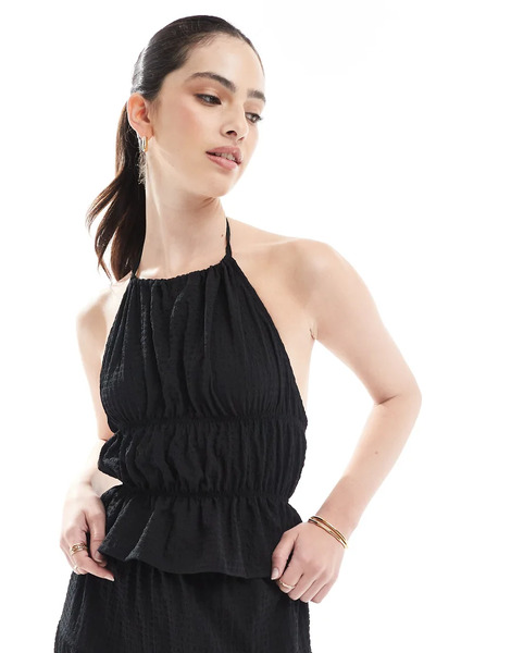  Esmée Top Playero Negro Con Cuello Halter Y Espalda Al Aire De Tejido Texturizado Transparente Exclusivo De Esmée (parte De Un Conjunto) 